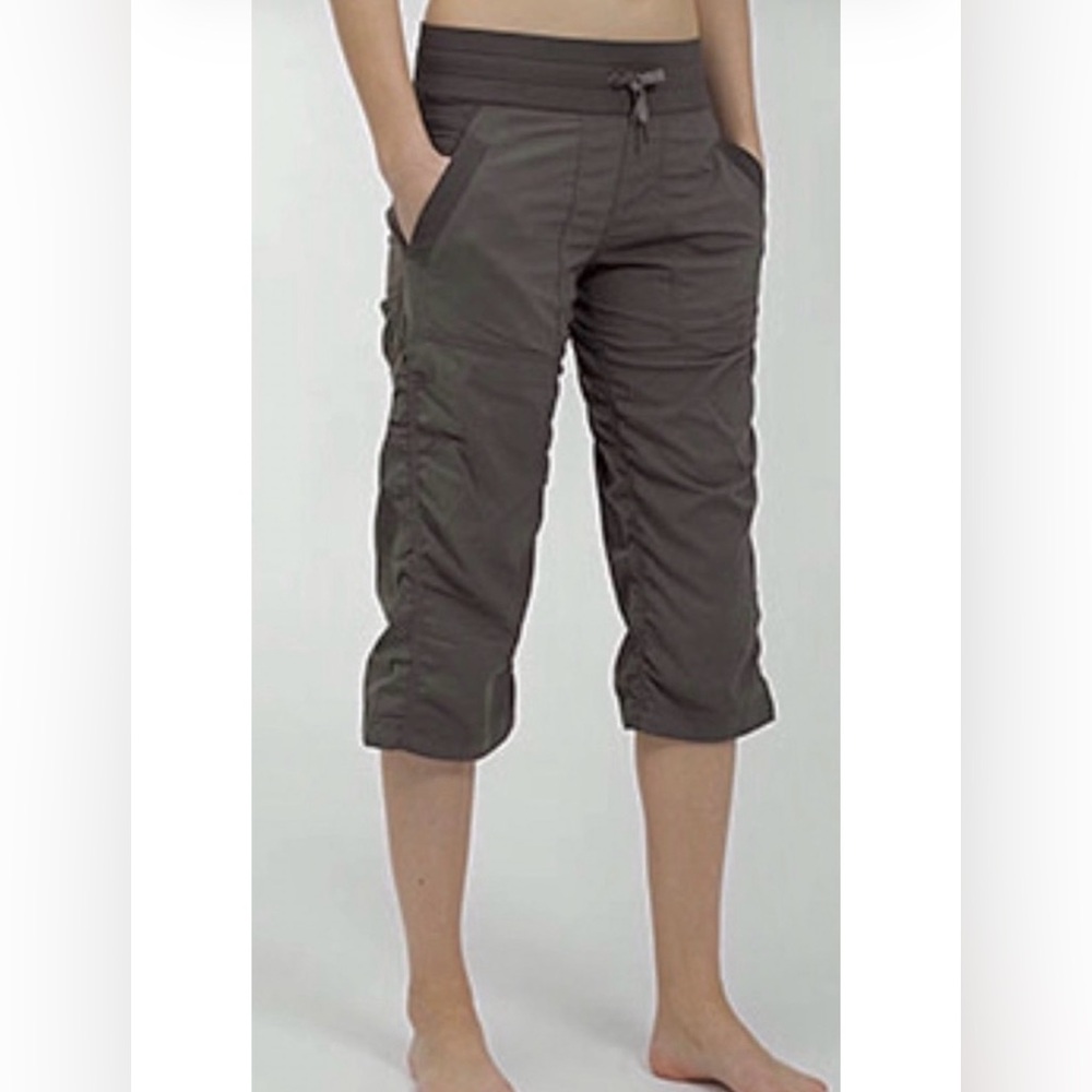 Vintage Lululemon Studio Crop Capri Pants in Light Green/Grey